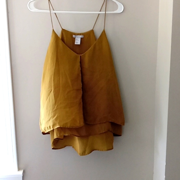 H&M Tops - H&M top size 6 💝💝💝💝